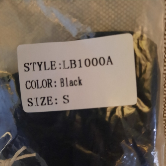 Line+Dot Basic Long Sleeve V-neck Tee Shirt - Picture 4 of 6